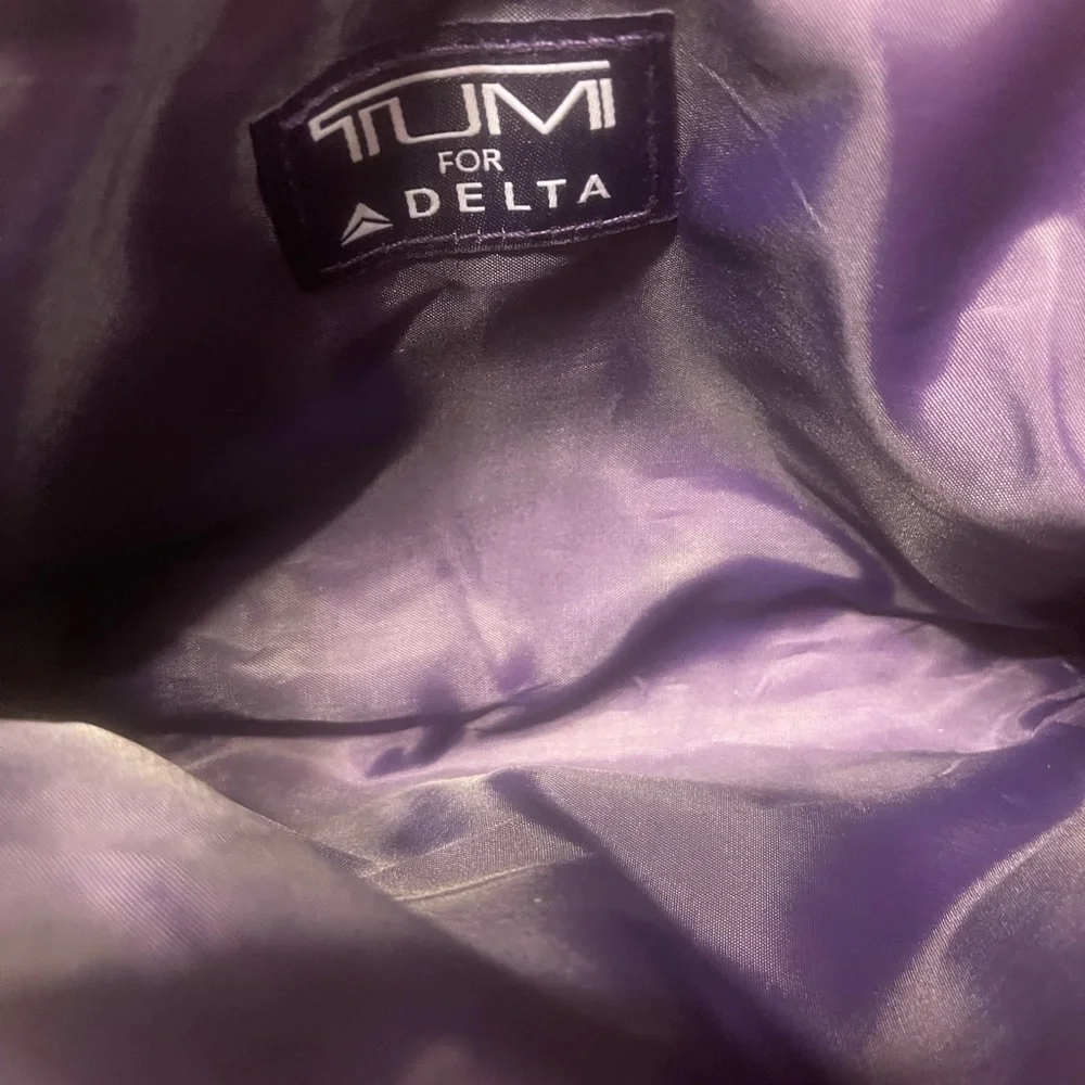 TUMI Zip Bag